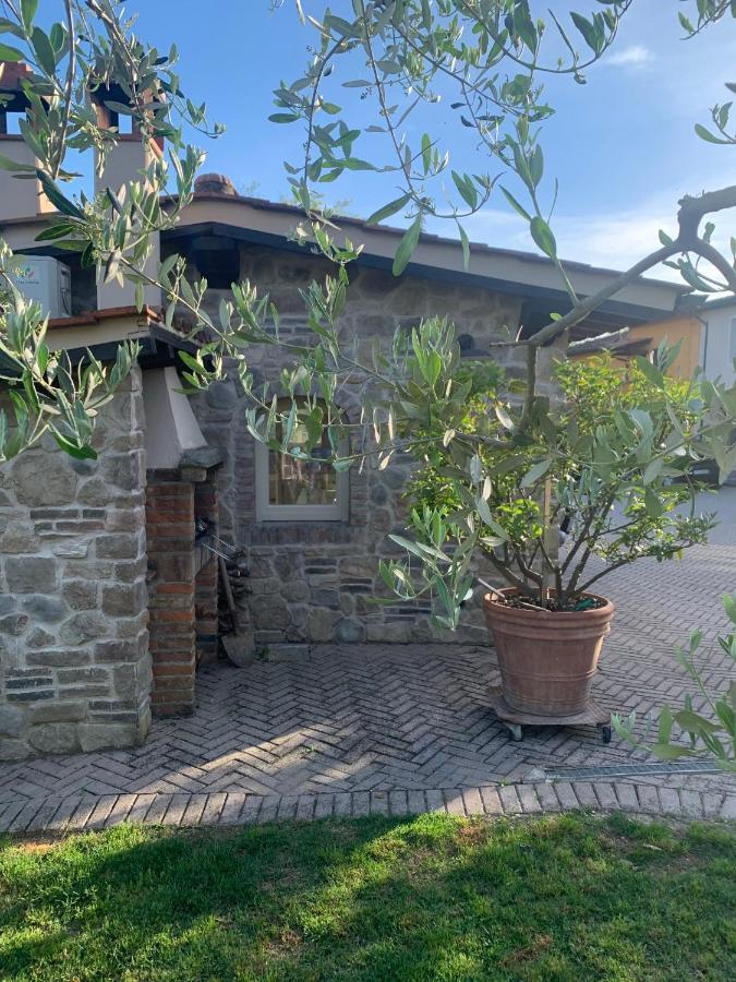 شقة Locazione Turistica Casa Olivo فيوتشيتشيو المظهر الخارجي الصورة